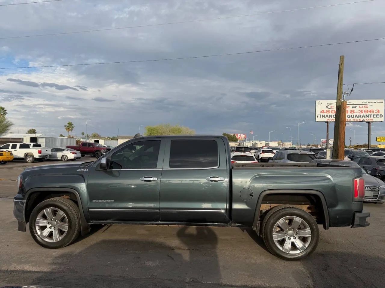 Used 2017 GMC Sierra 1500 SLT AWD/4WD image 4