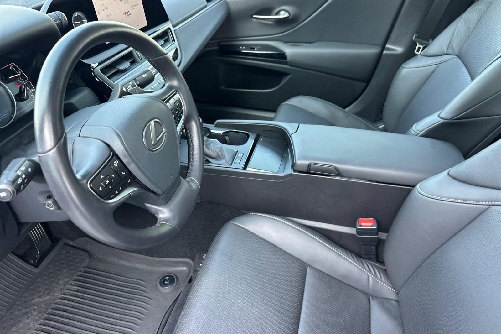 Certified 2025 Lexus ES 300h w/ Premium Package FWD image 4