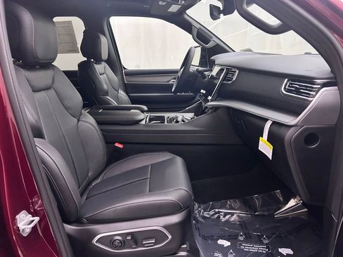 New 2026 Jeep Grand Wagoneer Limited AWD/4WD image 19