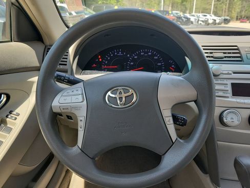 Used 2011 Toyota Camry LE w/ LE Extra-Value Pkg image 19