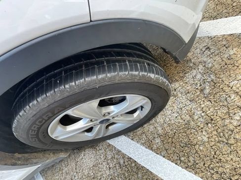 Used 2013 Ford Escape SE AWD/4WD image 19