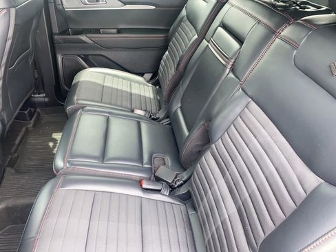 Used 2025 Ford Explorer ST-Line w/ Premium Package RWD image 6