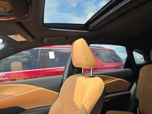 Used 2024 Lexus RX 350 Premium w/ Accessory Package (Z1) FWD image 4