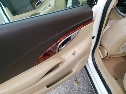 Used 2012 Buick LaCrosse Convenience FWD image 13