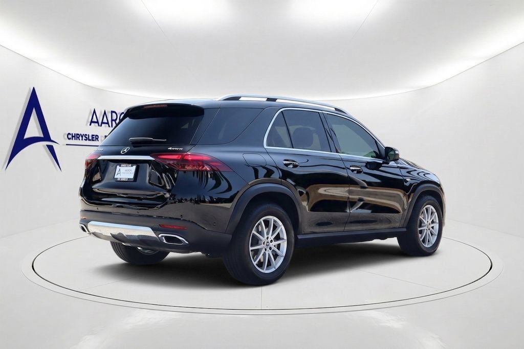 Used 2025 Mercedes-Benz GLE 450e 4MATIC image 4