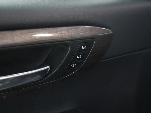 Used 2024 Toyota Highlander Limited AWD/4WD image 25