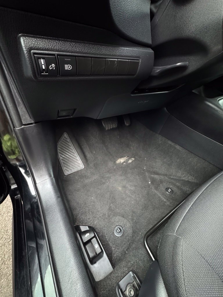 Used 2025 Toyota Corolla LE FWD image 12