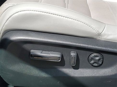 Used 2021 Honda CR-V Touring image 6