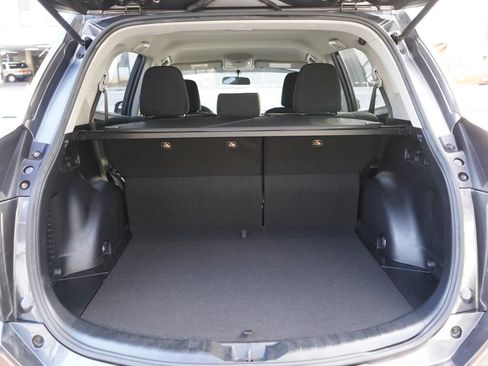 Used 2016 Toyota RAV4 LE FWD image 23
