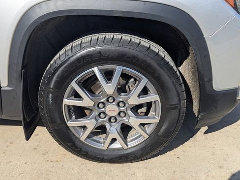 Used 2020 GMC Acadia SLT image 15