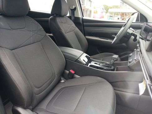 Used 2025 Hyundai Tucson SE FWD image 17
