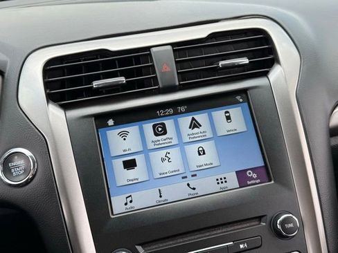 Used 2017 Ford Fusion SE w/ Fusion SE Technology Package FWD image 21