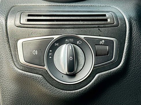Used 2021 Mercedes-Benz GLC 300 image 10