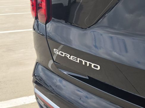 Certified 2023 Kia Sorento EX w/ Panoramic Sunroof Package image 11