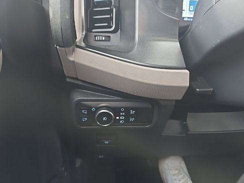 Used 2023 Ford Bronco Wildtrak image 14