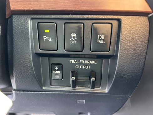 Used 2018 Toyota Tundra Limited w/ Limited Premium Package image 34