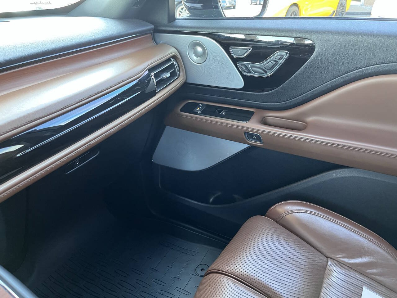 Used 2020 Lincoln Aviator Reserve w/ Equipment Group 202A AWD/4WD image 12
