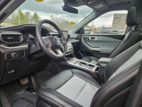 Certified 2024 Ford Explorer XLT w/ Equipment Group 202A AWD/4WD image 13