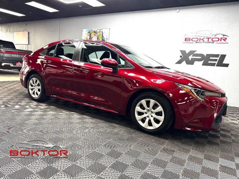 Used 2022 Toyota Corolla LE FWD image 1