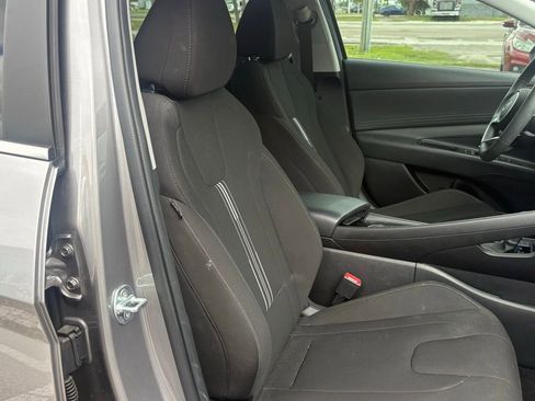 Used 2024 Hyundai Elantra SEL w/ Convenience Package image 16