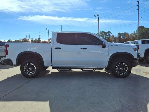 Used 2024 Chevrolet Silverado 1500 ZR2 image 8