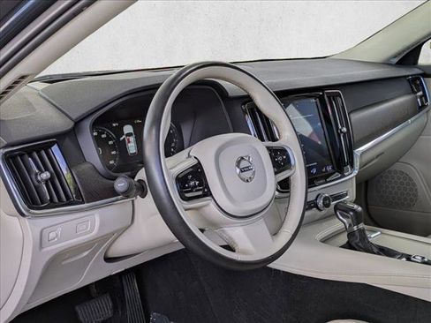 Used 2019 Volvo V90 T5 Cross Country w/ Advanced Package image 10