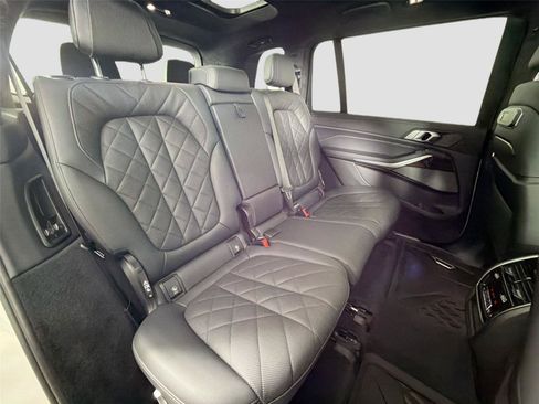 Used 2024 BMW X7 xDrive40i w/ Executive Package AWD/4WD image 28
