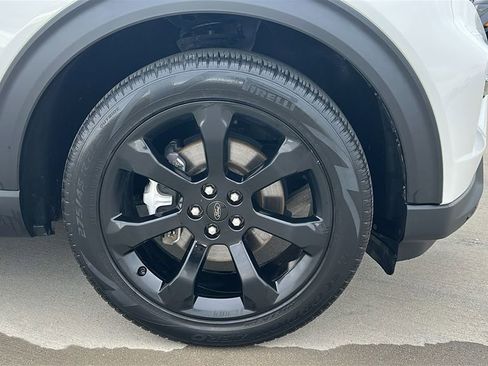 Used 2024 Ford Explorer ST-Line w/ Class IV Trailer Tow Package RWD image 17