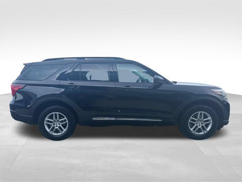 Used 2025 Ford Explorer Active AWD/4WD image 7