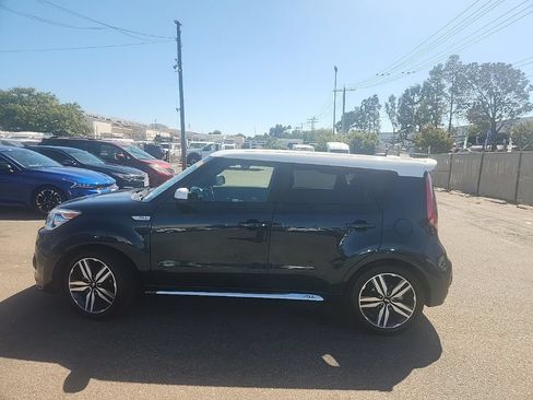 Used 2018 Kia Soul + FWD image 9