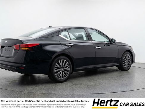 Used 2025 Nissan Altima 2.5 SV image 9