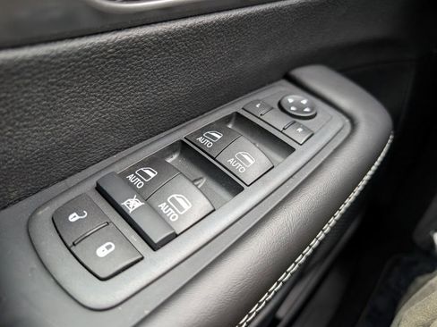 New 2026 Chrysler Pacifica Select w/ S Appearance Package image 36