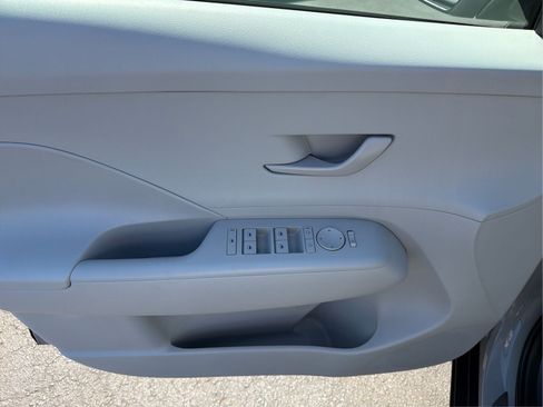 Used 2025 Hyundai Kona SEL AWD/4WD image 20