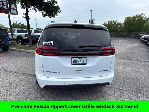 Used 2023 Chrysler Pacifica Limited w/ S Appearance Package FWD image 12