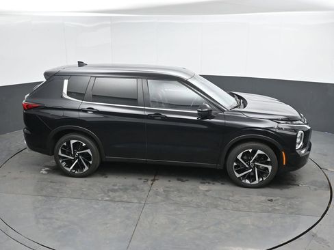 Used 2024 Mitsubishi Outlander SE image 35