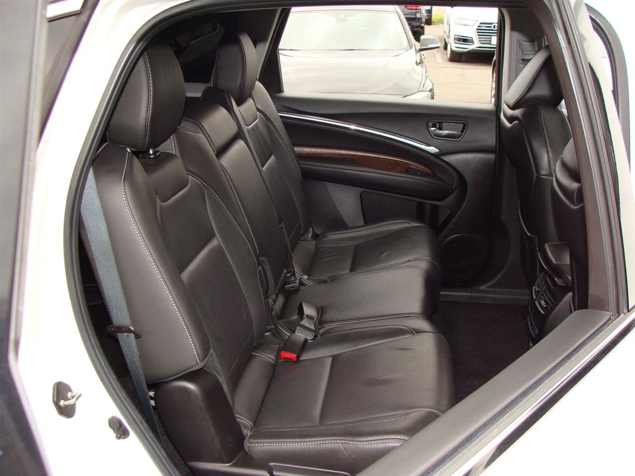 Used 2020 Acura MDX w/ Technology Package AWD/4WD image 12