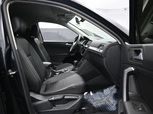 Used 2021 Volkswagen Tiguan SE AWD/4WD image 34