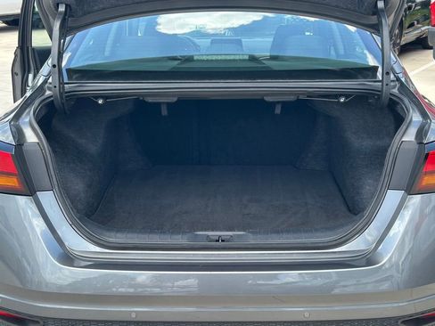 Used 2025 Nissan Altima 2.5 SV FWD image 13