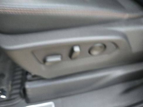 Used 2025 GMC Sierra 1500 AT4 w/ Technology Package image 19