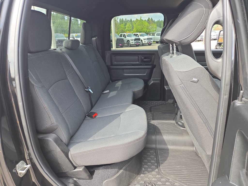 Used 2024 RAM 3500 Tradesman w/ Chrome Appearance Group AWD/4WD image 16