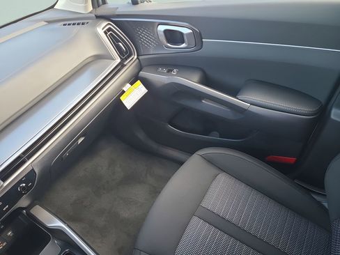 New 2026 Kia Sorento LX FWD image 17