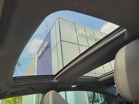 Used 2020 Nissan Maxima SR w/ Illumination Package image 6