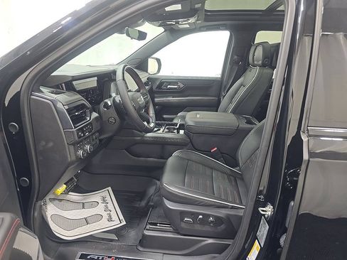 Used 2026 GMC Yukon AT4 Ultimate w/ LPO, Floor Liner Package AWD/4WD image 3