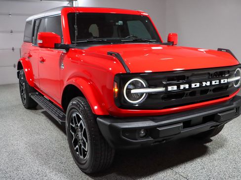 Used 2023 Ford Bronco Outer Banks image 5