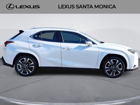 Used 2025 Lexus UX 300h AWD w/ Cold Area Package image 4