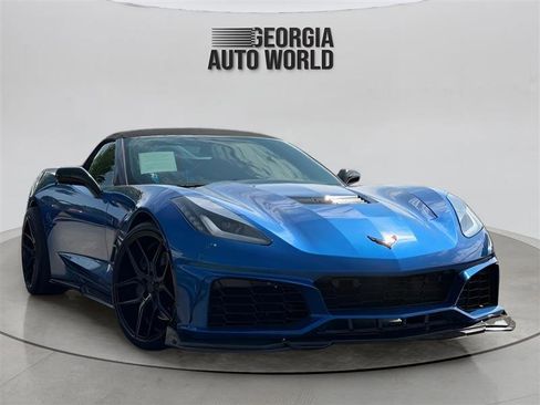 Used 2016 Chevrolet Corvette Stingray Convertible w/ Carbon Flash Badge Package RWD image 2