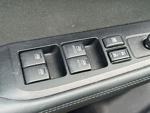 Used 2018 Subaru Outback 2.5i Premium image 12