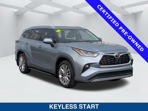 Used 2024 Toyota Highlander Platinum FWD image 3