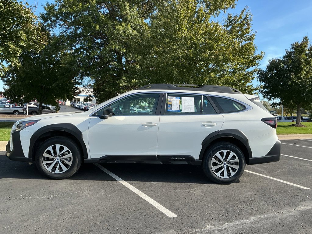 Used 2025 Subaru Outback AWD/4WD image 5