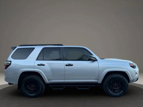 Used 2021 Toyota 4Runner Venture w/ Moonroof Package image 11